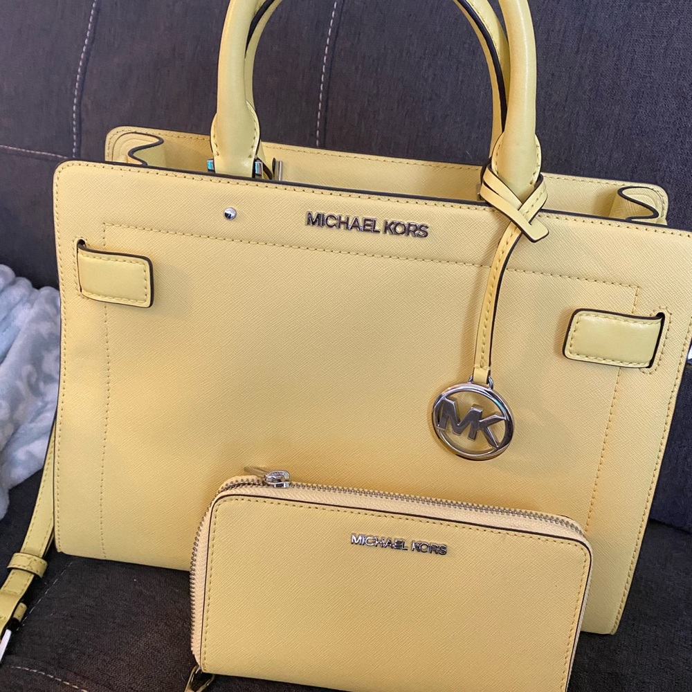 NWOT MICHAEL Kors purse and matching wallet